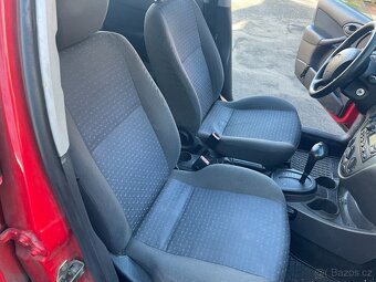 FORD FOCUS AUTOMAT 1.6i 74KW 1Majitel ČR 2004 - 10