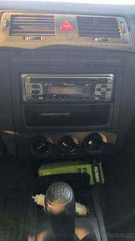 Fábia 16V 2003 + STK 4.8L/100km - 10