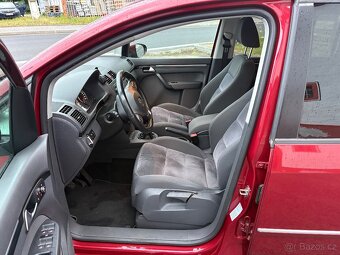 VOLKSWAGEN TOURAN 2.0 TDI HIGHLINE - TOP STAV - - 10