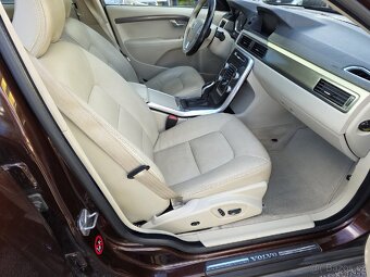 Volvo XC70
2.4 D4 TZ Xenon Kuže249 000 Kč
- 10