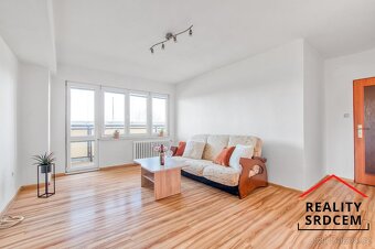 Pronájem bytu 2+1 s lodžií i balkonem, 60 m2, Žižkova, Karvi - 10
