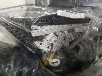 Stavebnice Technic Bugatti Chiron 42083 (náhrada) - 10