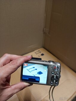 FUJIFILM. FINEPIX F80 EXR - 10