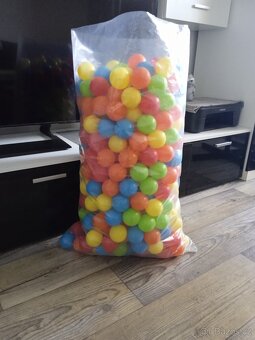 Prodám odrazedlo, hopsaci krávu, batoh, spaci pytel, balonky - 10