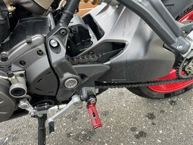 Ducati Monster 1200S - 10