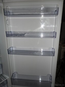 Prodáme lednici Beko, 201 cm, C class (A+++) - 10