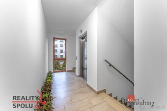 Pronájem, byty/2+kk, 47 m2, Nad Rokoskou 2415/2, 18200 Praha - 10