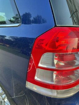 2009 Opel Zafira 1,8 benzín 103kw k opravě nebo na ND - 10