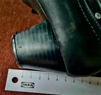 Černé kotníkové boty. - 10