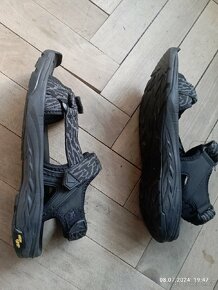 Prodám dámskou zimní bundu Adidas - 10