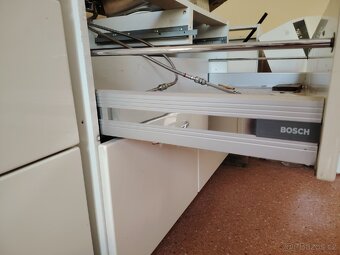 Kuchyňska linka včetně všech spotrebičů - 10