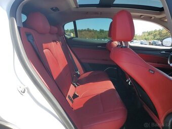 2019 Alfa Romeo Stelvio 2.0L AWD - 10