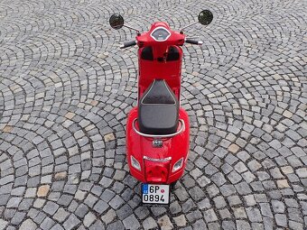 VESPA GTS 300 Super - 10
