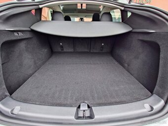 Tesla Model Y Long Range 378kW SOH 92,3% (ODPOČET DPH) - 10