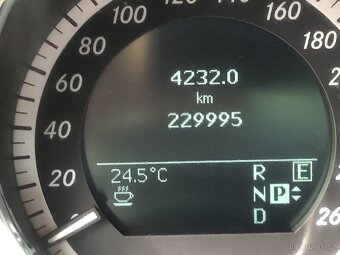 Mercedes E 4x4,3.0 CDI,195kW(265PS),229t.km,Xenony,TOPstav - 10