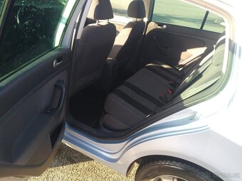 VW Golf 5 plus 1.9 TDI DSG - 10