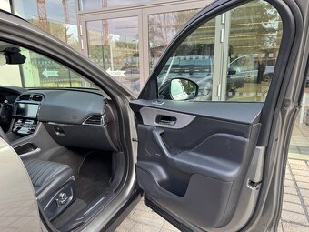 Jaguar F-Pace 3,0 30d R-Sport Portfolio AT AWD ČR DPH - 10