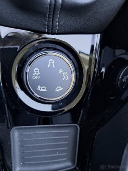 Peugeot 2008 benzin 130 koní, 58 tkm, STK 6/2027, udržovaný - 10