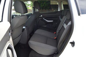 Ford Kuga 2.0 TDCi 103kW Champions Edition 4x4 TOP STAV - 10