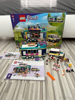 Lego Friends 41722 Auto s přívěsem pro koně - 10
