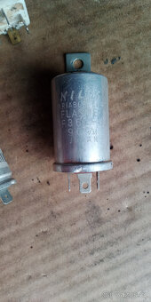 Mix věcí z 6V elekroinstalace - 10