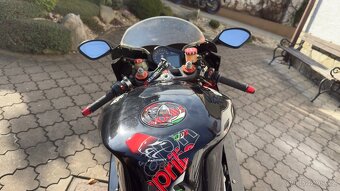 Aprilia RSV 1000 R - 10