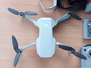 Téměř Nový dron DJI Mini 2 Fly Combo-plná verze-3 baterie - 10