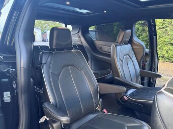 Chrysler Pacifica 3,6 S Limited ČR Sunroof Navi 2018 DPH - 10