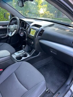 Kia Sorento 2012 - 10