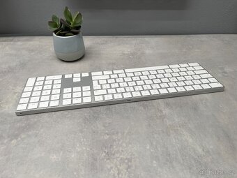 Apple Magic Keyboard s číselnou klávesnicí - česká A1843 - 10
