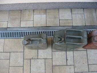 Prodám plechové kanystry ČSA - 10