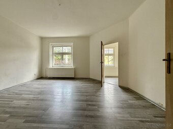 Pronájem atypického bytu 3+1, 95 m2, garáž, zahrada, Dubí - 10