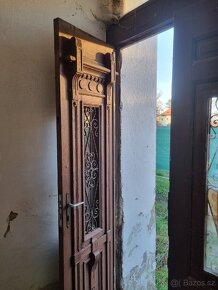 Stavební material z domu - pálené cihly, špaletová okna - 10