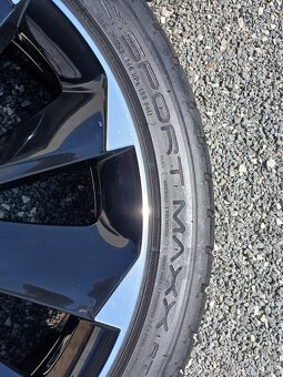 Pěkná orig alu kola Supernova, Š Superb Dunlop 235/40/19 - 10