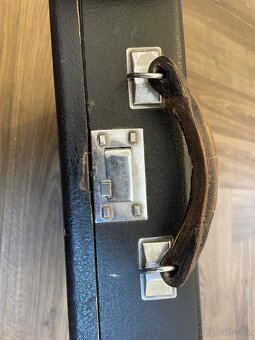 Psací stroj ze 30.let Italské značky OLIVETTI. - 10