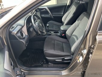 TOYOTA RAV4 2.0D D4D 105 KW,1.MAJ.MANUÁL,TAŽNÉ,NAVI,KAMERA - 10