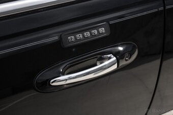 LINCOLN TOWN CAR LIMOUSINE - 10