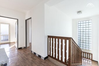 Prodej rodinného domu, 651 m2, Rušinov - 10