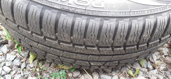Zimní pneu 225/45R17 Nokian Runflat pěkný vzorek - 10