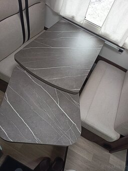 Benimar S346 6 os. jízda + spaní - 10