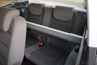 Volkswagen Touran 1,4 TSi DSG PO SERVISU,7MÍST - 10
