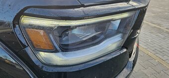 DODGE RAM 1500 5.7 HEMI 4x4 FULL LED KOLESO 22 - 10