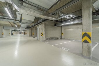 Nový byt 2+kk s parkováním, sklepem ve Stodůlkách - 10