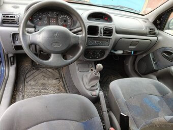 Renault clio - 10