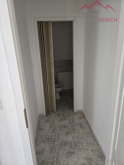 Pronájem podkrovní bytové jednotky 3+1 s parkováním, 124 m2, - 10