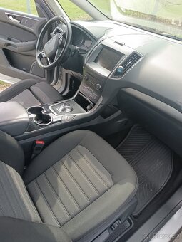 FORD S-MAX 110kW (150k) Diesel - stříbrná metal. R.V. 2021 - 10