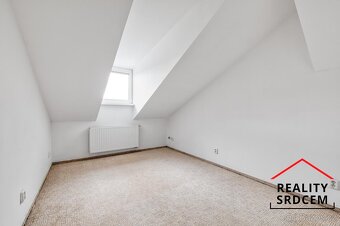 Pronájem podkrovního bytu 3+kk s šatnou, Náměstí, Paskov - 10