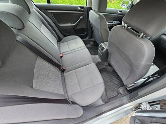 Volkswagen Jetta 1.6i - 10