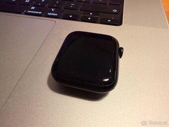 Apple Watch Series 7 – 45mm Midnight GPS + sportovní řemínek - 10