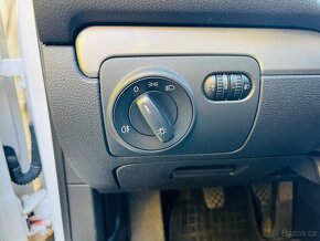 VOLKSWAGEN 1.4 16V 59 kW PUVOD ČR ZARUKA KILOMETRU a PUVODU - 10